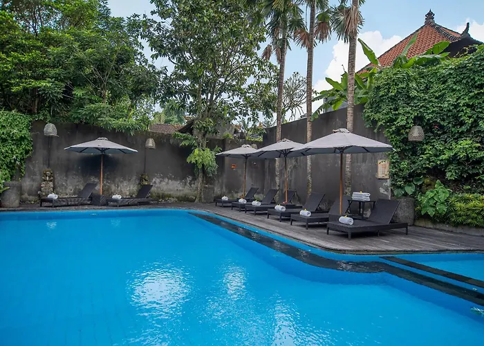 Hotel Merak Village By Prasi