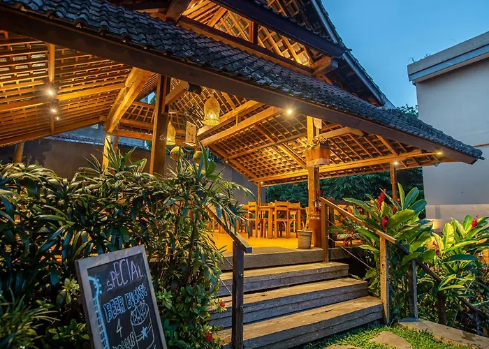 Hotel Merak Village By Prasi 3*