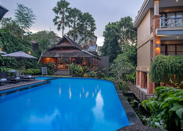 Hotel Merak Village By Prasi
