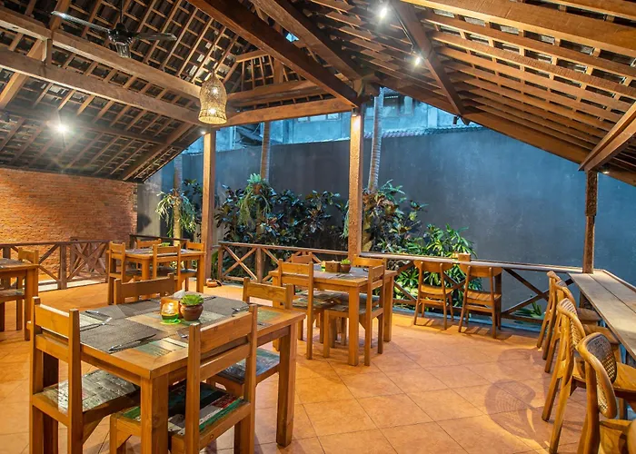 Hotel Merak Village By Prasi 3*