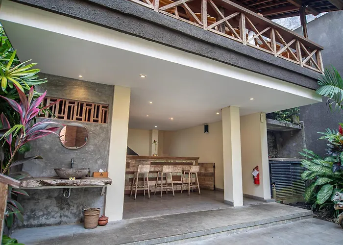 Merak Village By Prasi Hotel 3*