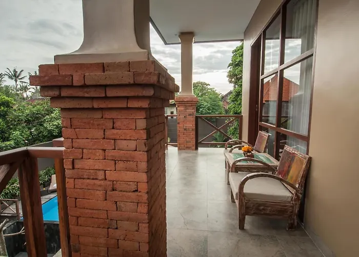 Hotel Merak Village By Prasi